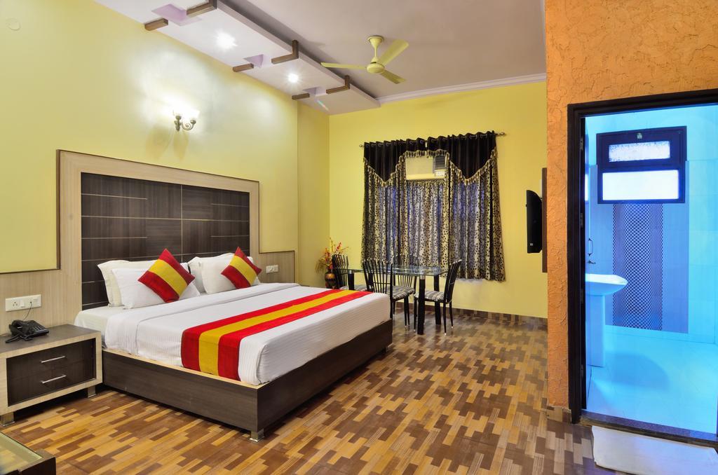 Hotel Roopa International Amritsar Exteriör bild